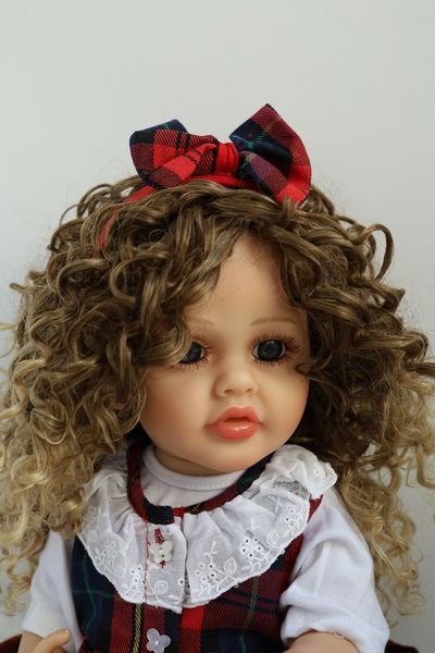 Реалістична лялька Реборн Reborn Doll 55 см, вініл-силіконова дівчинка кучеряшка в одязі з аксесуарами DO-27 фото